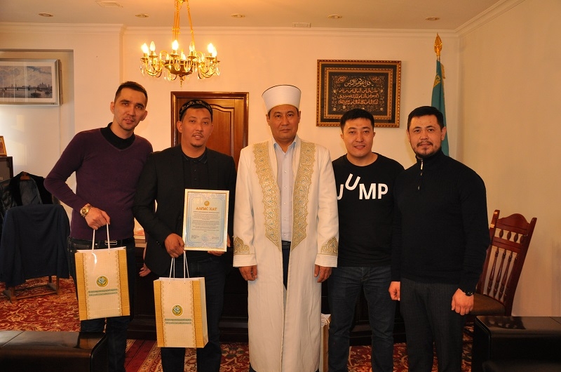 erlan-azhyi-men-ner-yirandaryi-2