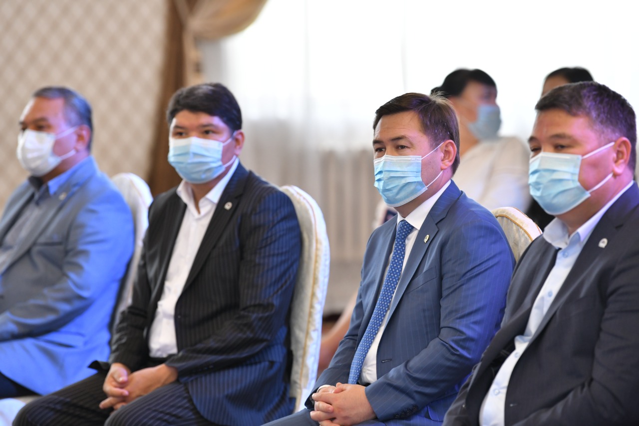 https://adyrna.kz/content/uploads/2020/09/be46f4fb-5dfd-4c19-95de-0acf6f795300.jpeg
