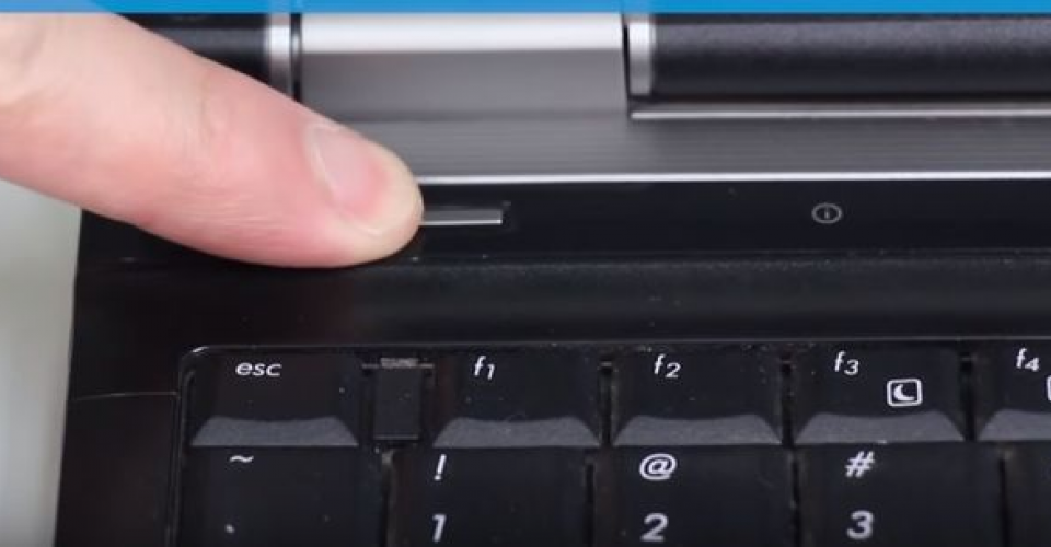 Включи питание ноутбук. Ноутбук не загорается экран. Кнопка включения ноутбука. Погас экран ноутбука. Кнопка включения экрана на ноутбуке.