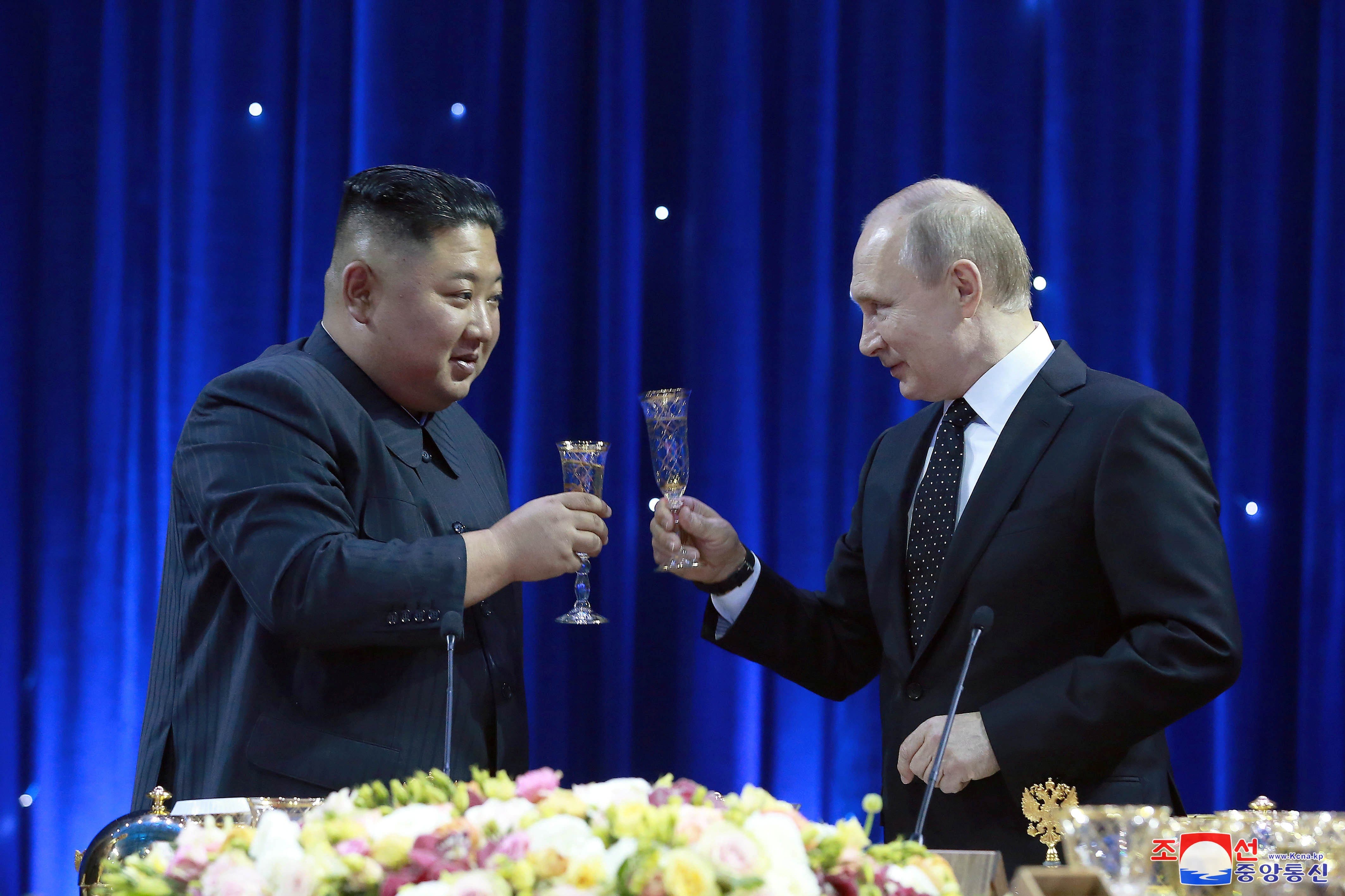 https://adyrna.kz/content/uploads/2022/03/kim-putin-vladivostok.jpeg