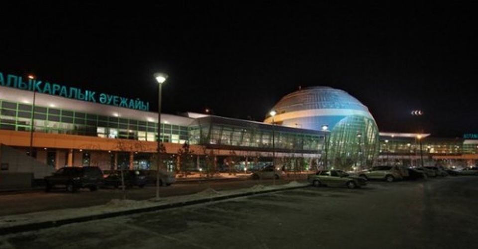 Аэропорт город астаны. Нурсултан Астана аэропорт. Казахстан Шымкент аэропорт. Аэропорт Астана ночью. Аэропорт Астана Казахстан ночью.
