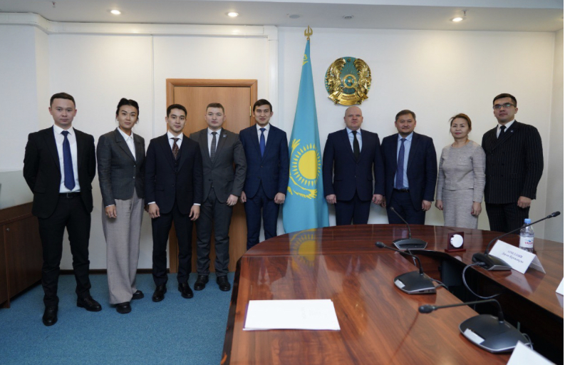 https://adyrna.kz/content/uploads/2022/12/a2a73cd6-6b4b-4e05-8135-345a0f547047.jpeg