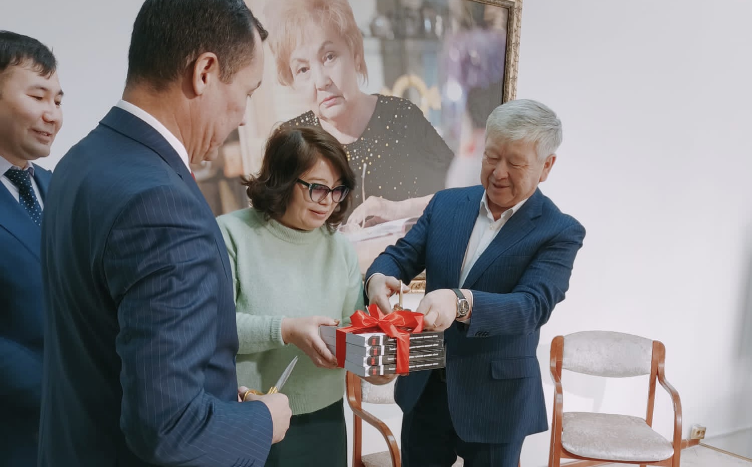 https://adyrna.kz/content/uploads/2023/01/f8dec108-ad06-47f6-a982-ca73099a1732.jpeg