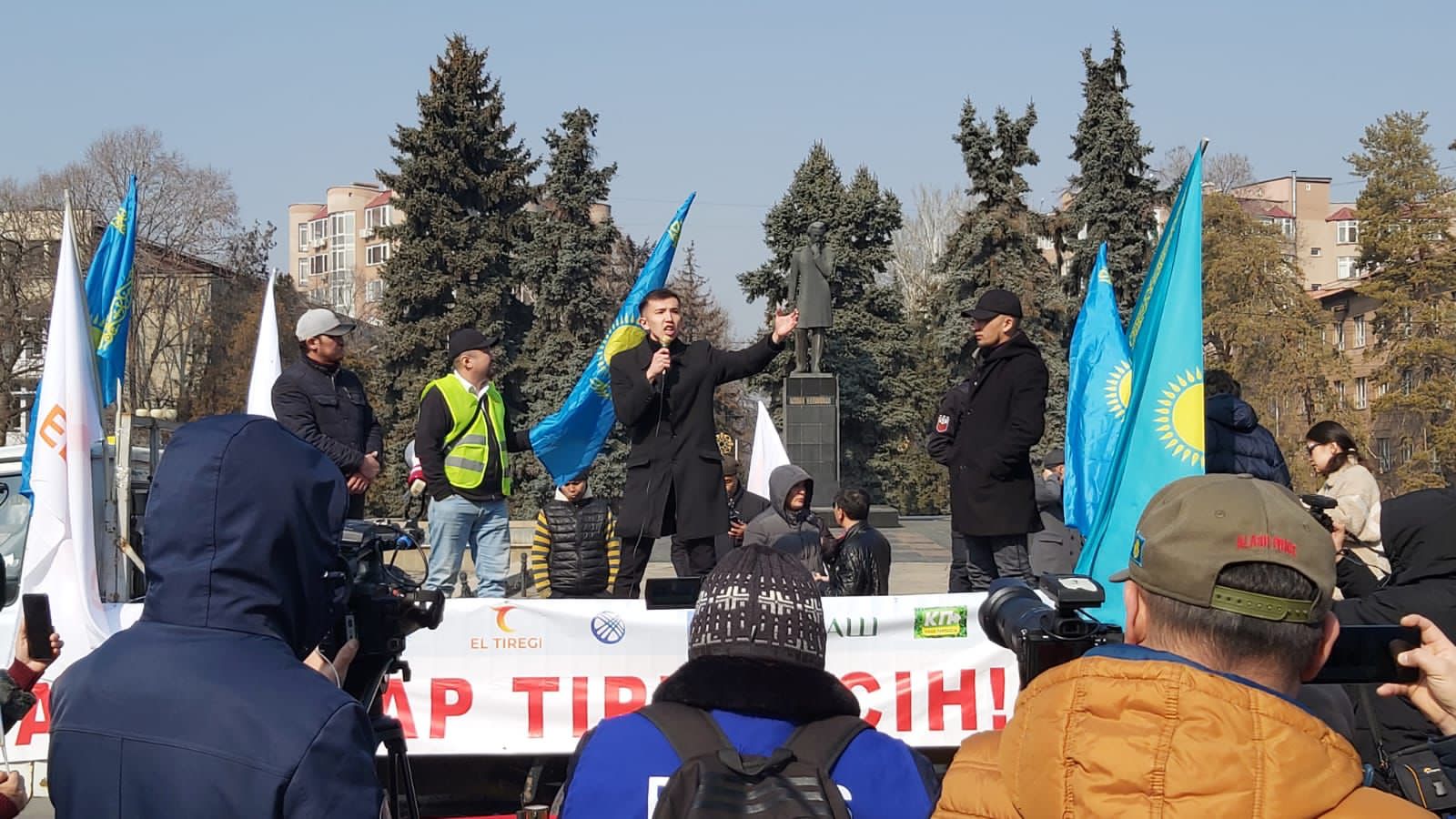 https://adyrna.kz/content/uploads/2023/03/5fd5d085-e16a-4f72-bafa-1d65c44e370b.jpeg