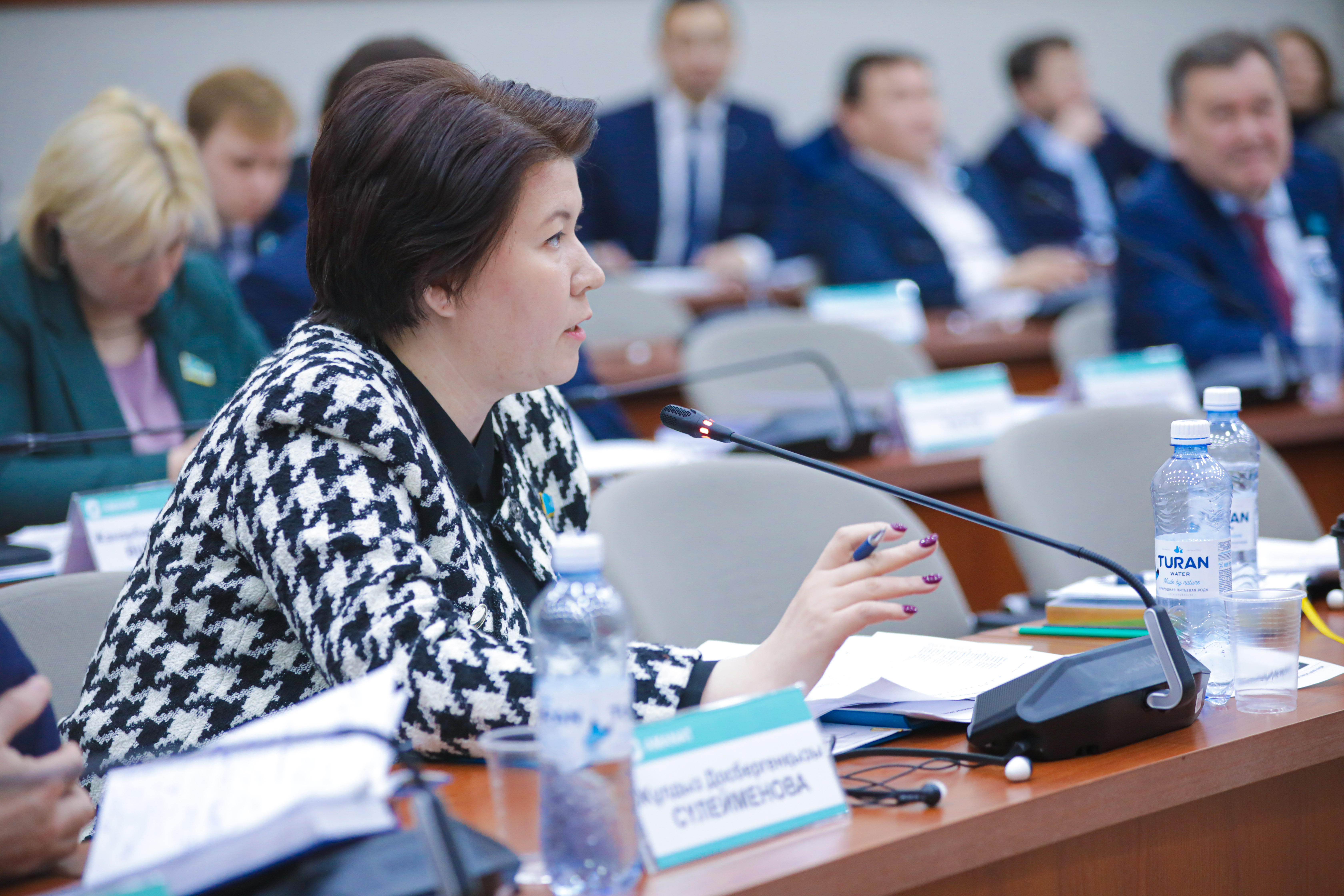 https://adyrna.kz/content/uploads/2023/04/692ab44a-ba61-4153-8aee-96cb99a30306.jpeg
