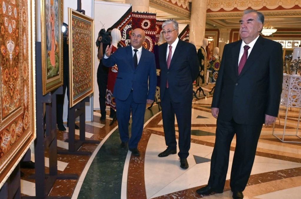 https://adyrna.kz/content/uploads/2023/09/73f02e8e-6822-4683-86b6-bff056b4dd4d.jpeg