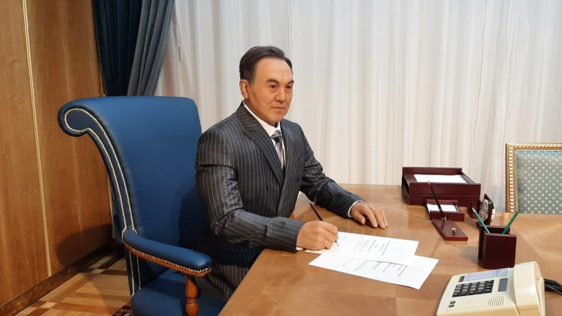 https://adyrna.kz/content/uploads/2024/04/nazarbaev-mүsini.jpeg