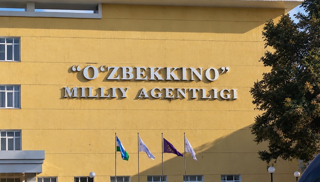 https://adyrna.kz/storage/uploads/oyqogM6JbHIV98UYex5oP1yuKeoUecSZsbMY2iHE.jpg